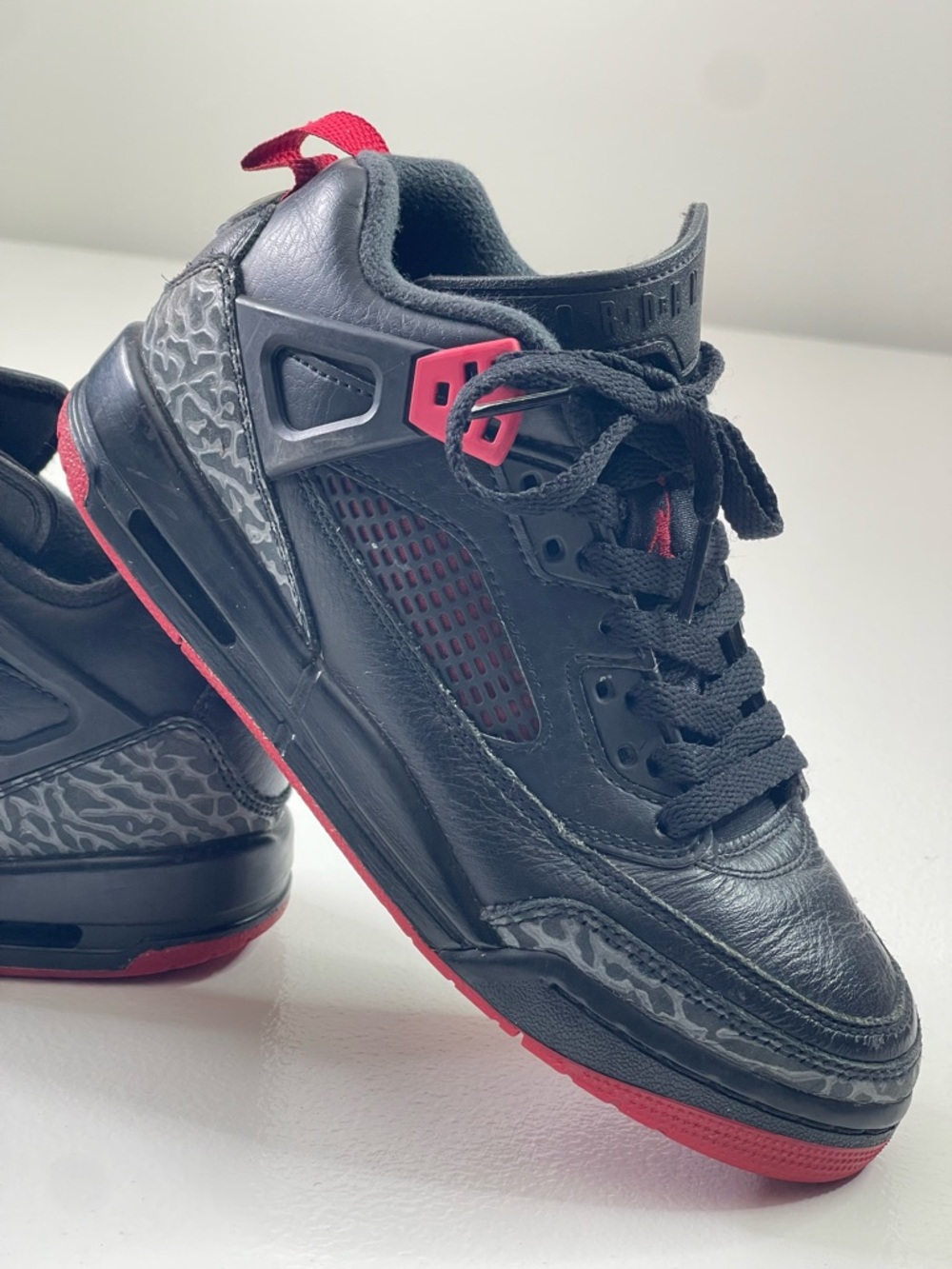 Jordan Spizike Low Bred Black Leather Sneakers Size 4Y